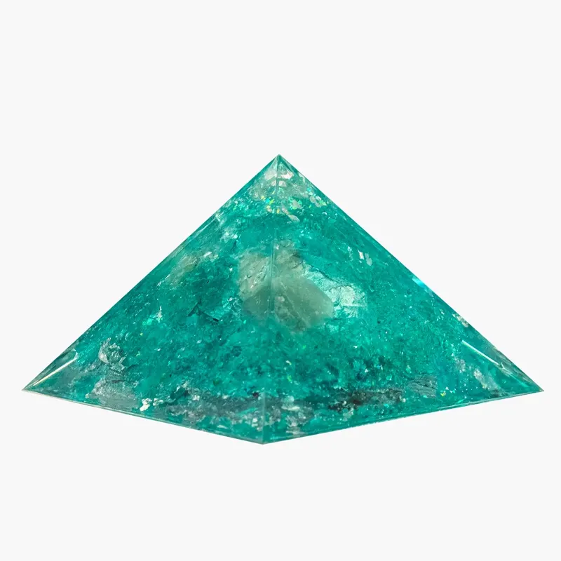 Pranakristall® Inner Peace – blaue Orgonit-Pyramide