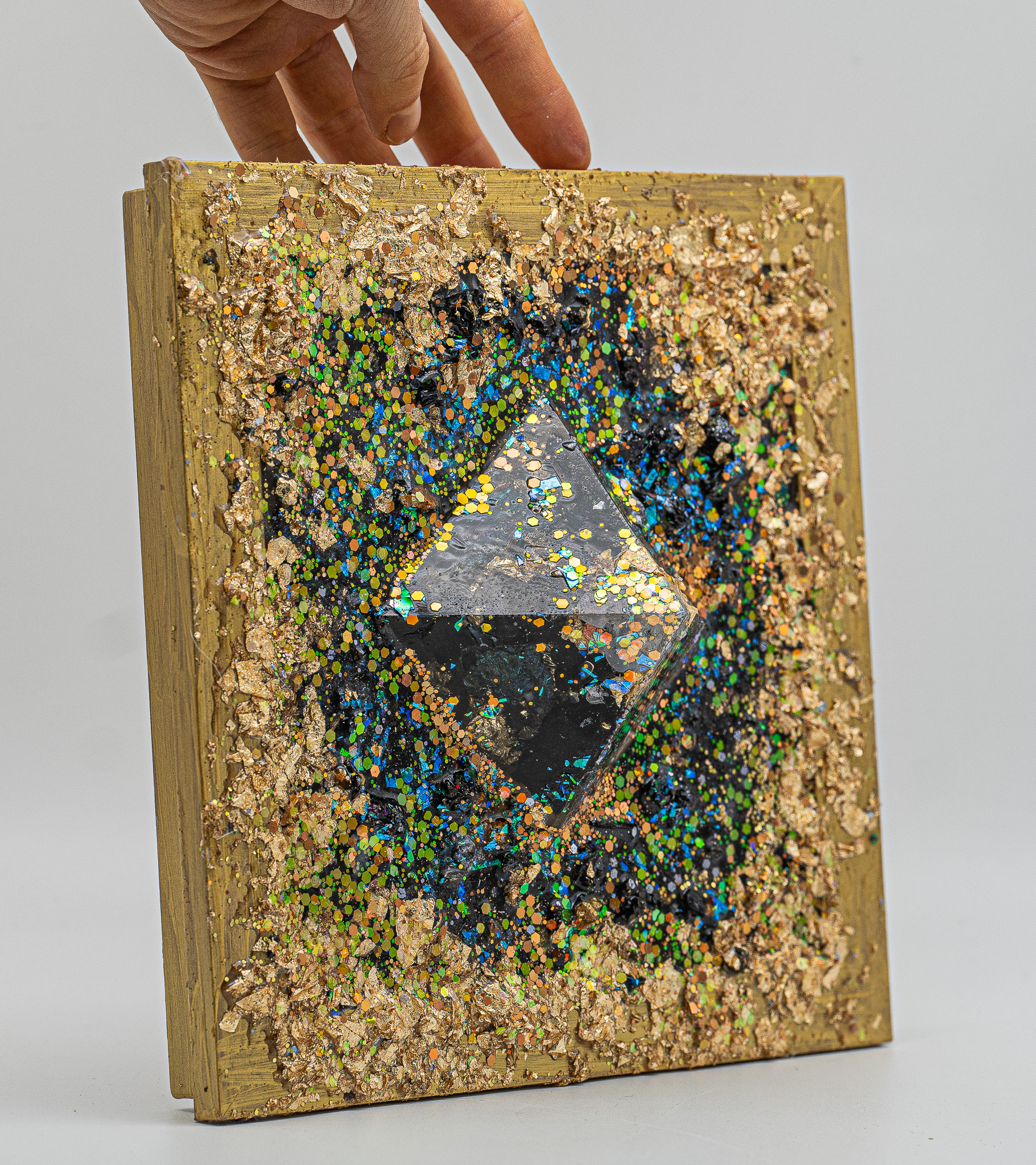 Die Energiepyramide der Goldwüste - Kunstwerk